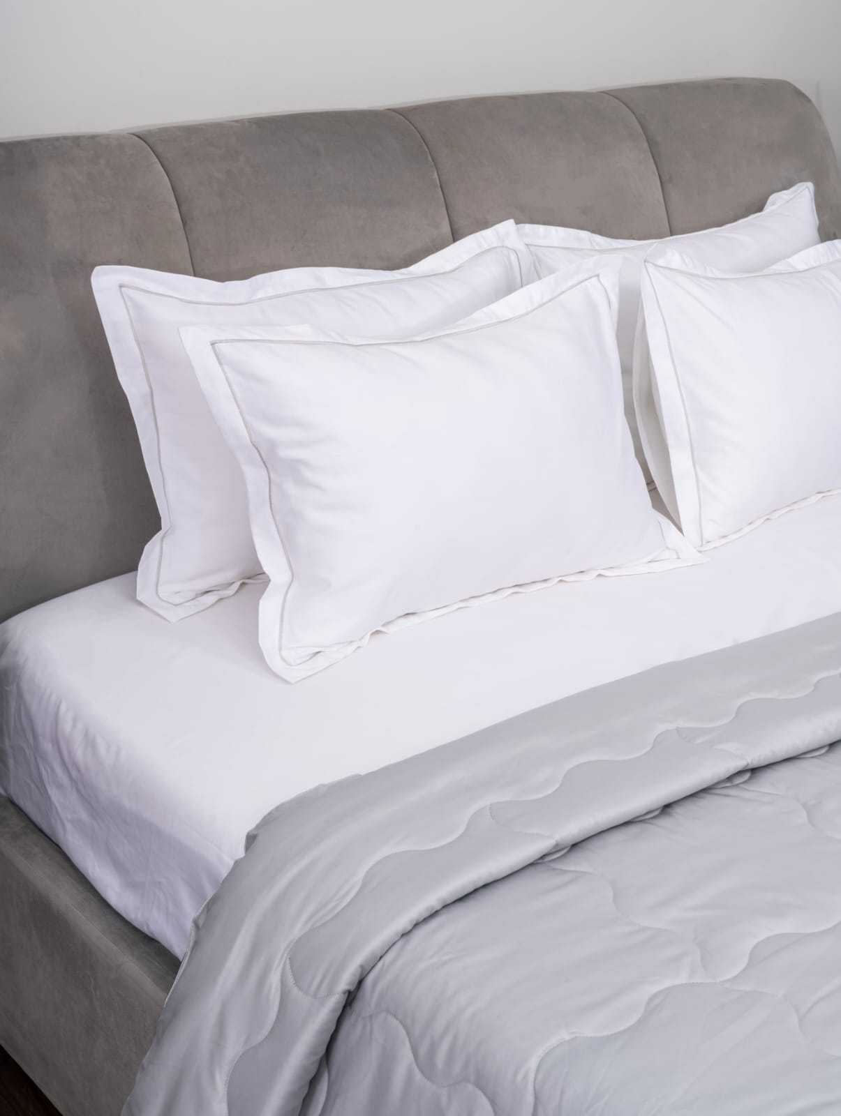 WHITE WITH SILVER EMBROIDERY BEDSHEET SET